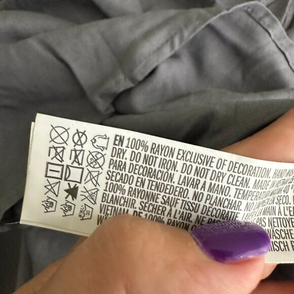 2/$24 NWT Forever 21 Woven Sleeveless Halter Top Gray Medium #A0606 TRB3 - Picture 6 of 7